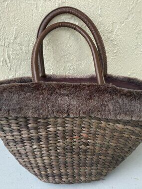 Bath & Body Works Y2K Wicker Straw Tote Purse Brown Faux Fur Edging